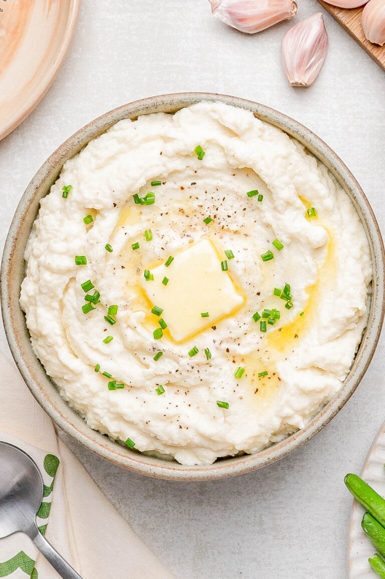 Easy Creamy Mashed Cauliflower (Low Carb!)